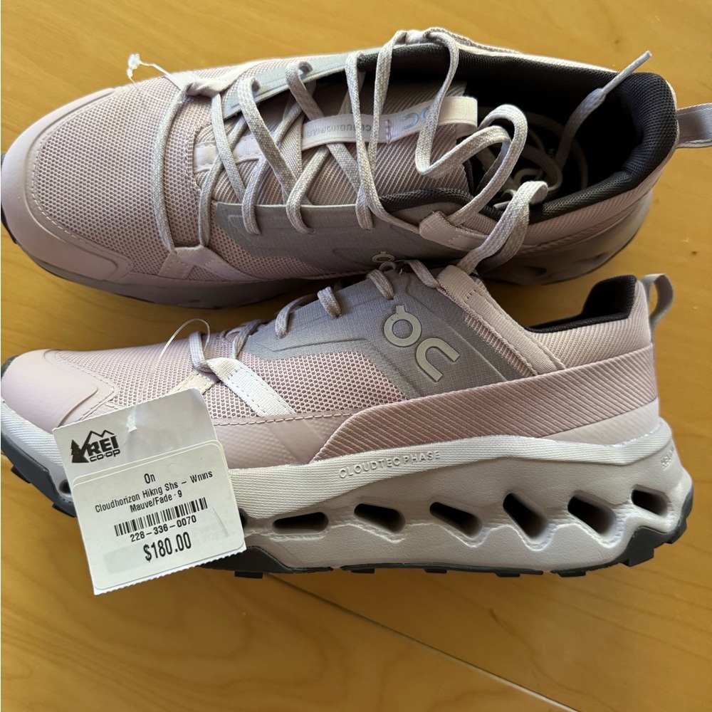 On Women's Athletic Shoes - Mauve